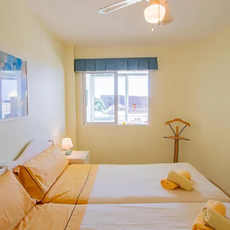 Bright 2 Bedroom By Dream Homes Tenerife شقة
